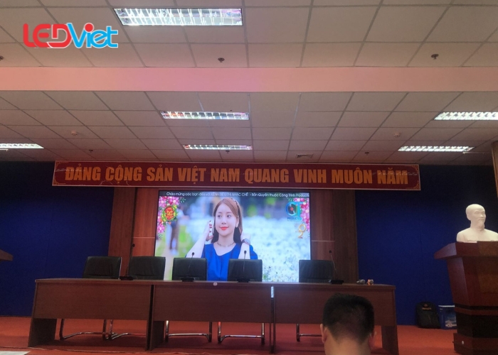 Cong-trinh-man-hinh-LED-hoi-nghi