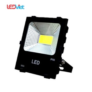 Pha-led-50w-ngoai-troi